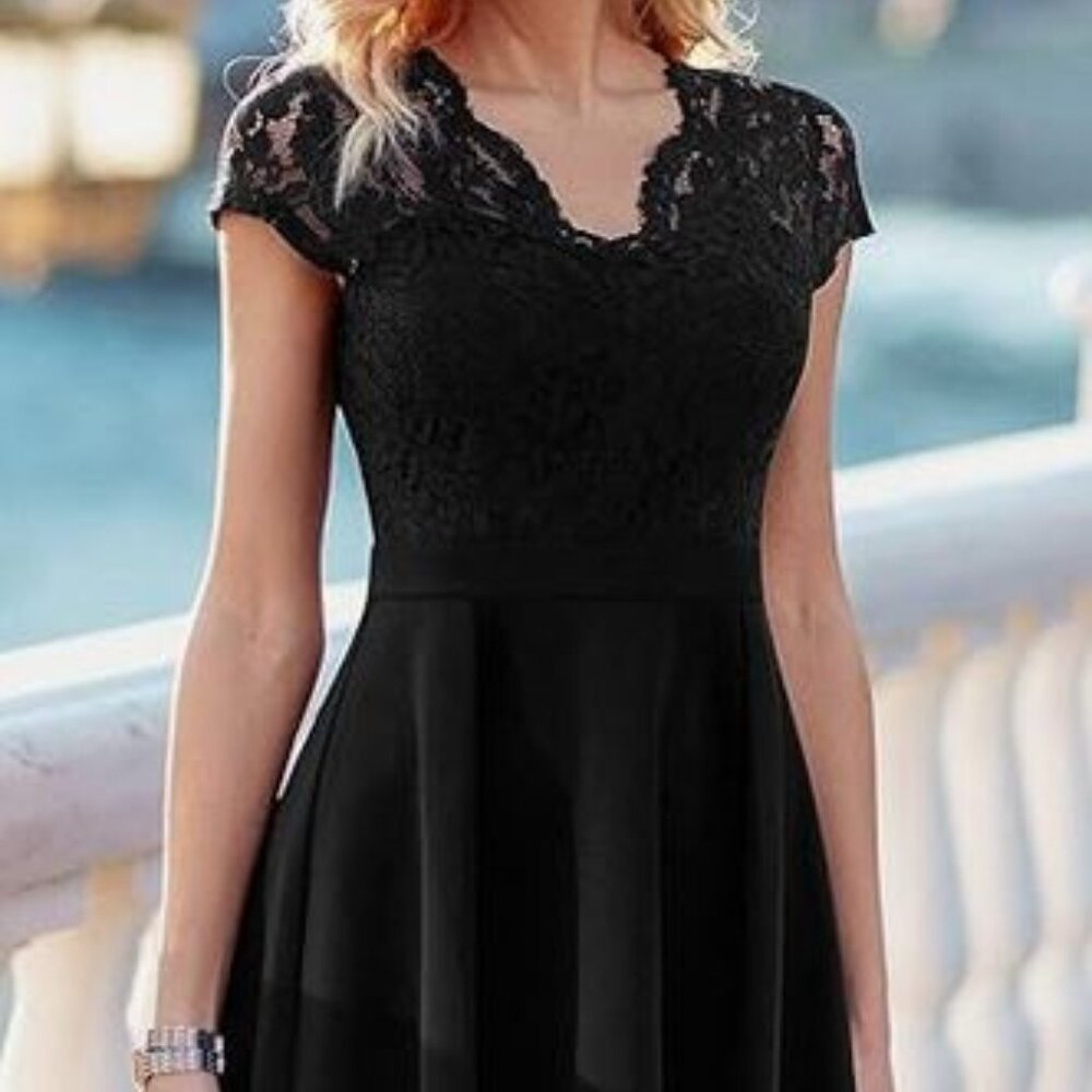 Figure-Flattering fit & flair Dress-Black Lace
